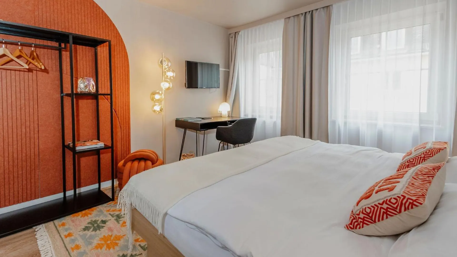 Hotel Lux Munich 2*,